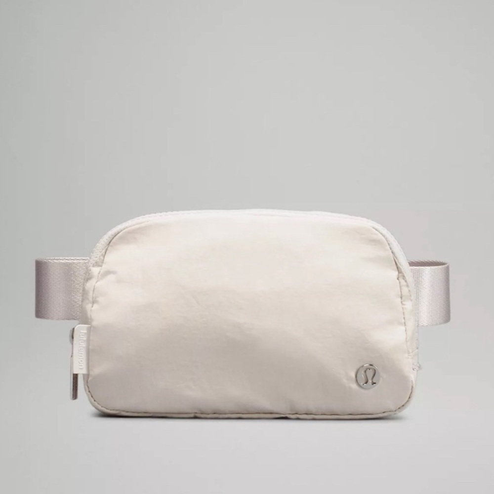 NWT Lululemon Everywhere Belt Bag